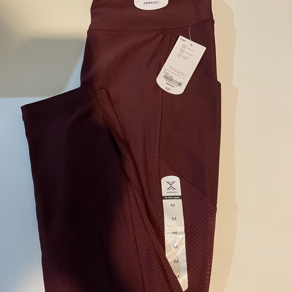 New with tags cropped legging yoga pants